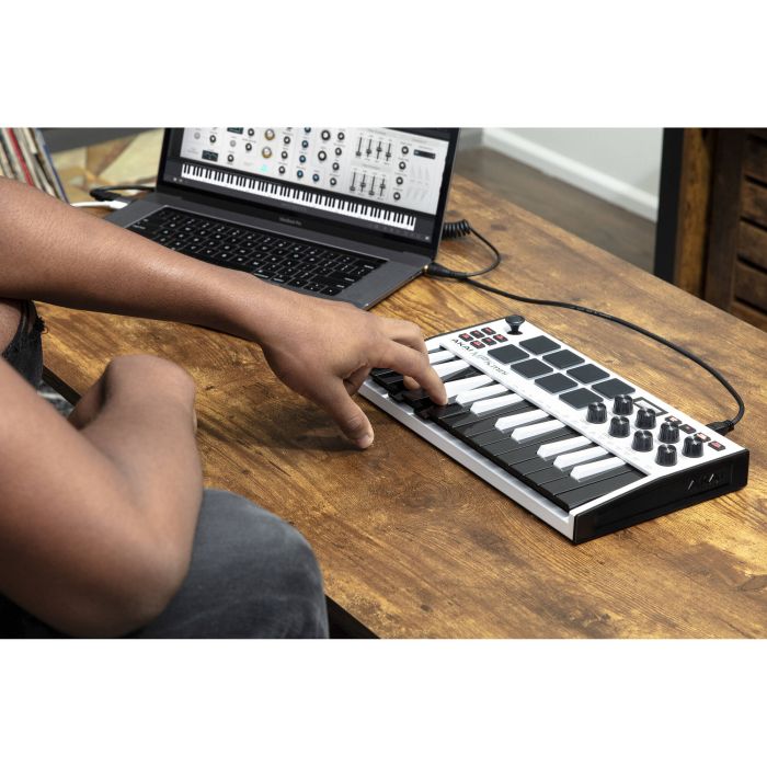 MIDI-клавіатура AKAI MPK MINI MK3 White