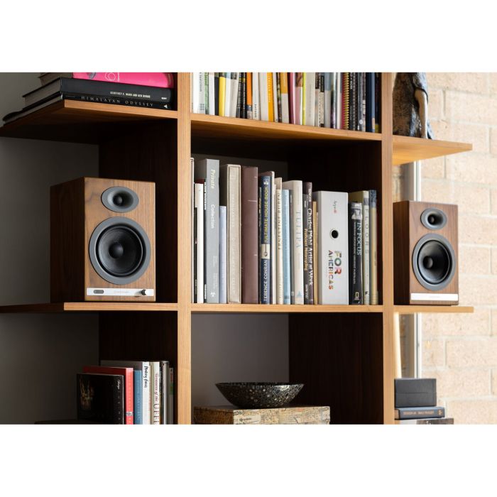 AudioEngine HD5 Walnut