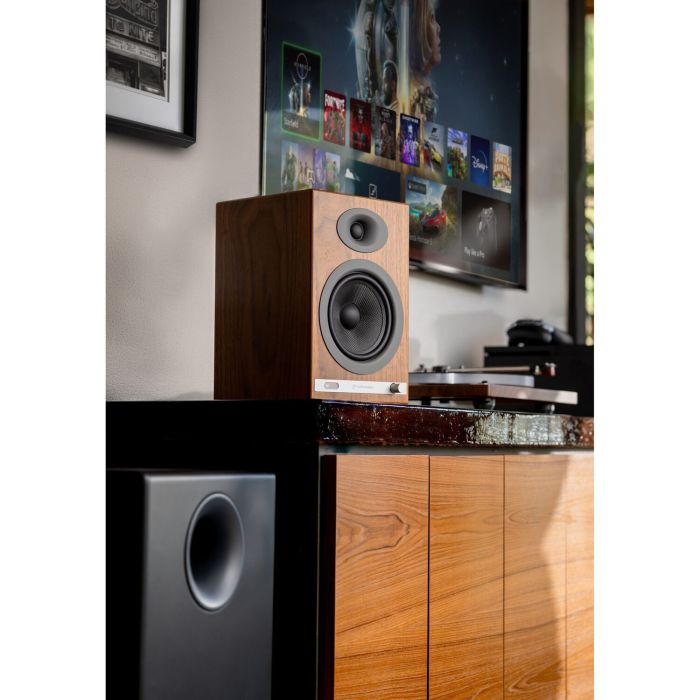 AudioEngine HD5 Walnut