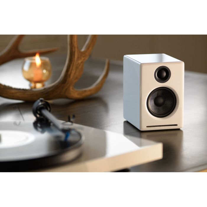 AudioEngine HD5 White