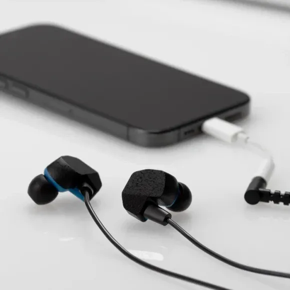Final Audio A2000 Black