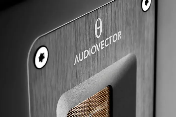Audiovector QR 1 SE White Silk