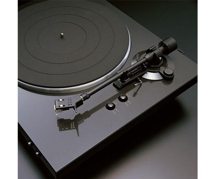 Denon DP-300F