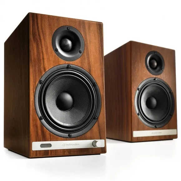 AudioEngine HD6 Walnut