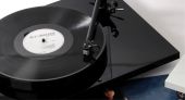 Rega Planar 1 Plus ECO Deck Gloss Black