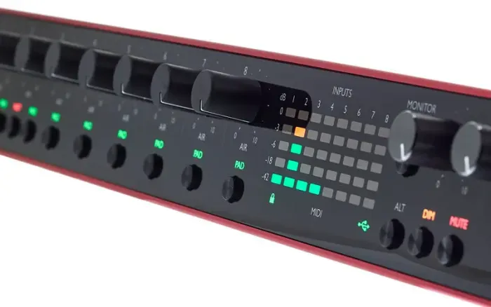 Звукова карта Focusrite Scarlett 18i20 the 3rd Generation