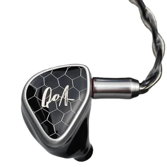 Queen of Audio Margarita Black