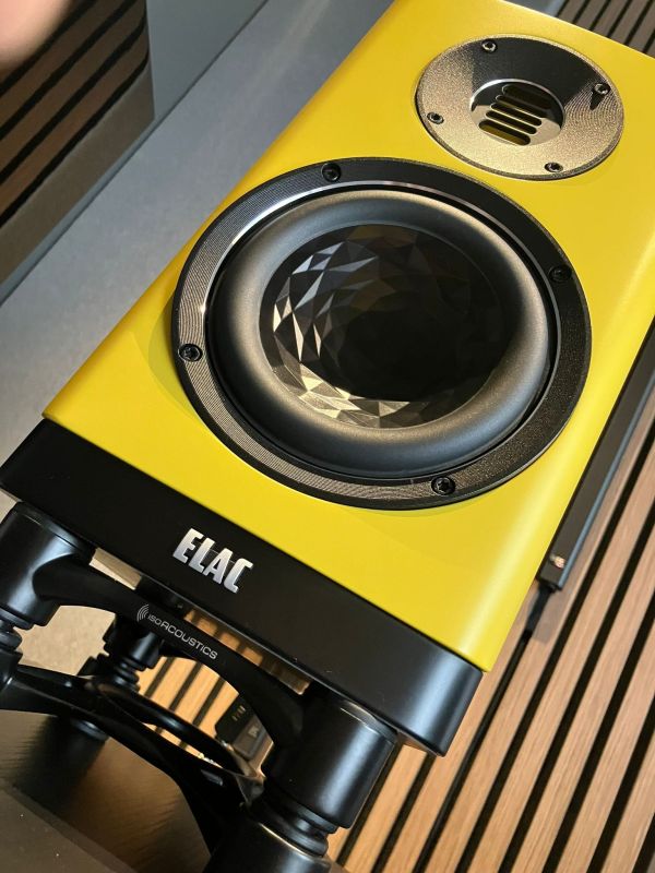 ELAC Vela BS 403 Yellow High Gloss